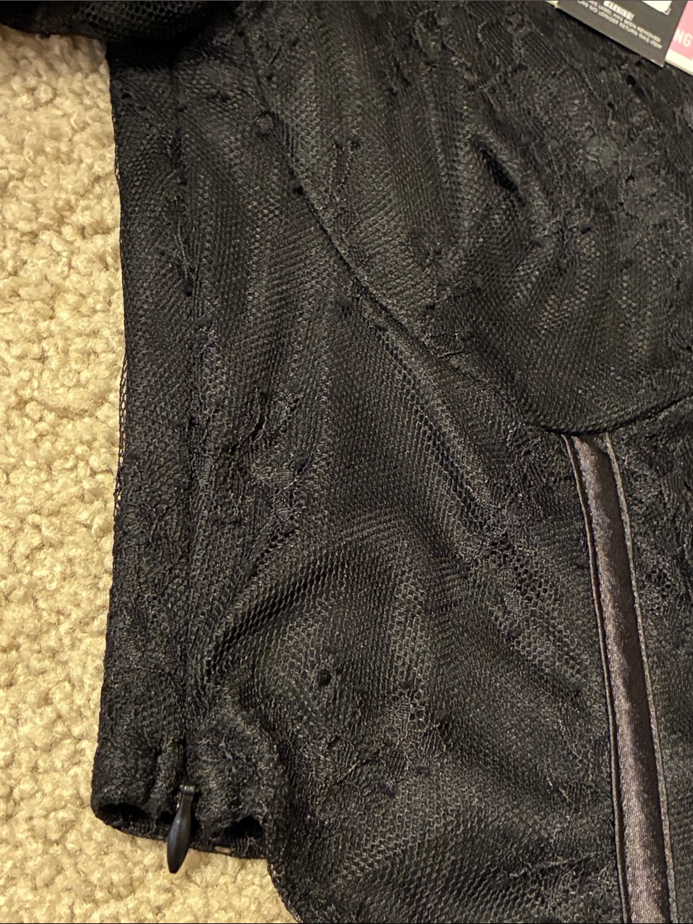 PrettyLittleThing Black Lace Long Sleeve Crop Top - Picture 8 of 8